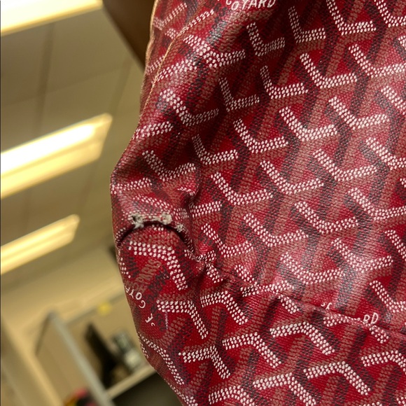 Pre-owned Saint Louis Tote GM
Color: Red / Burgundy tones - Picture 4 of 10